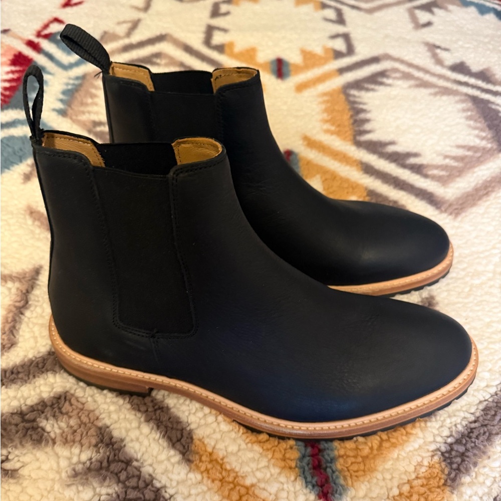 New in Box Nisolo Men’s Everday Chelsea Boot Black Leather Size 11.5